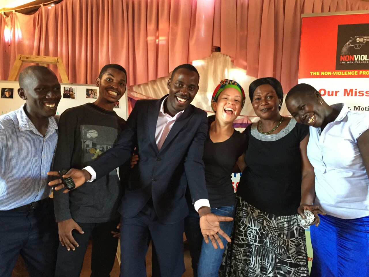 Eddie Balina, de tweede van links.