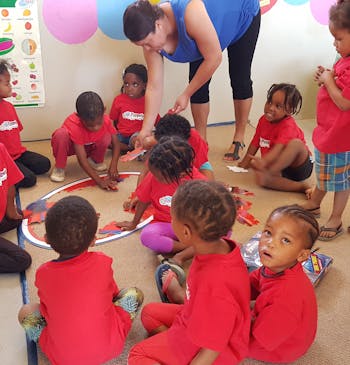 Kinderen op een crèche in Zuid Afrika.