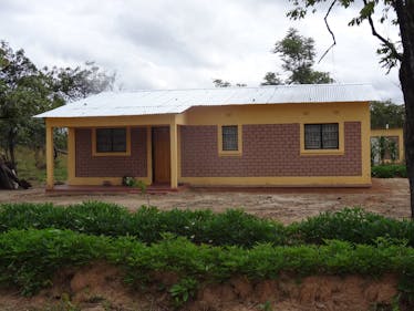 Een nieuw schoolgebouw in Zambia.