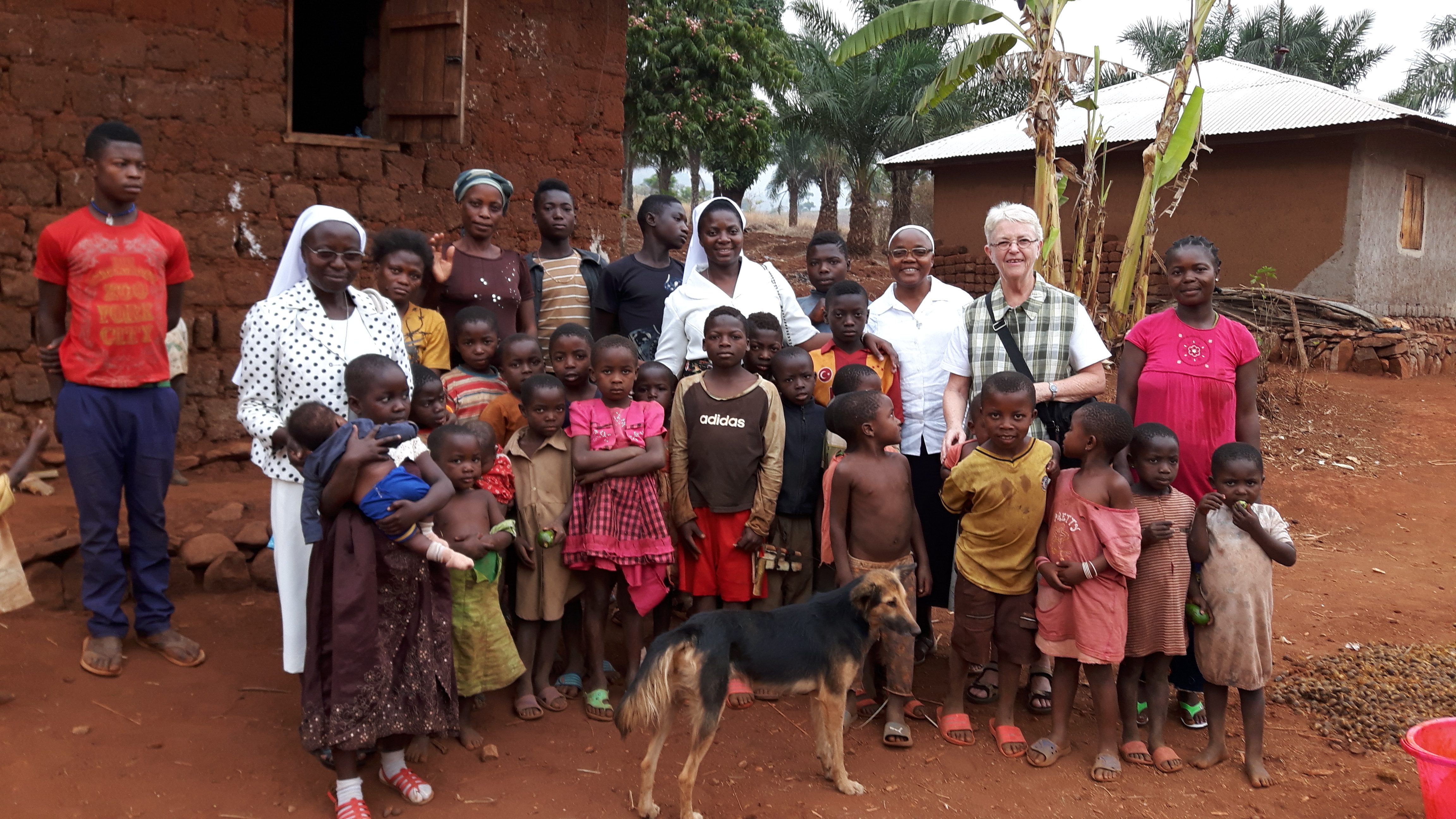 Een groep mensen in Kameroen.