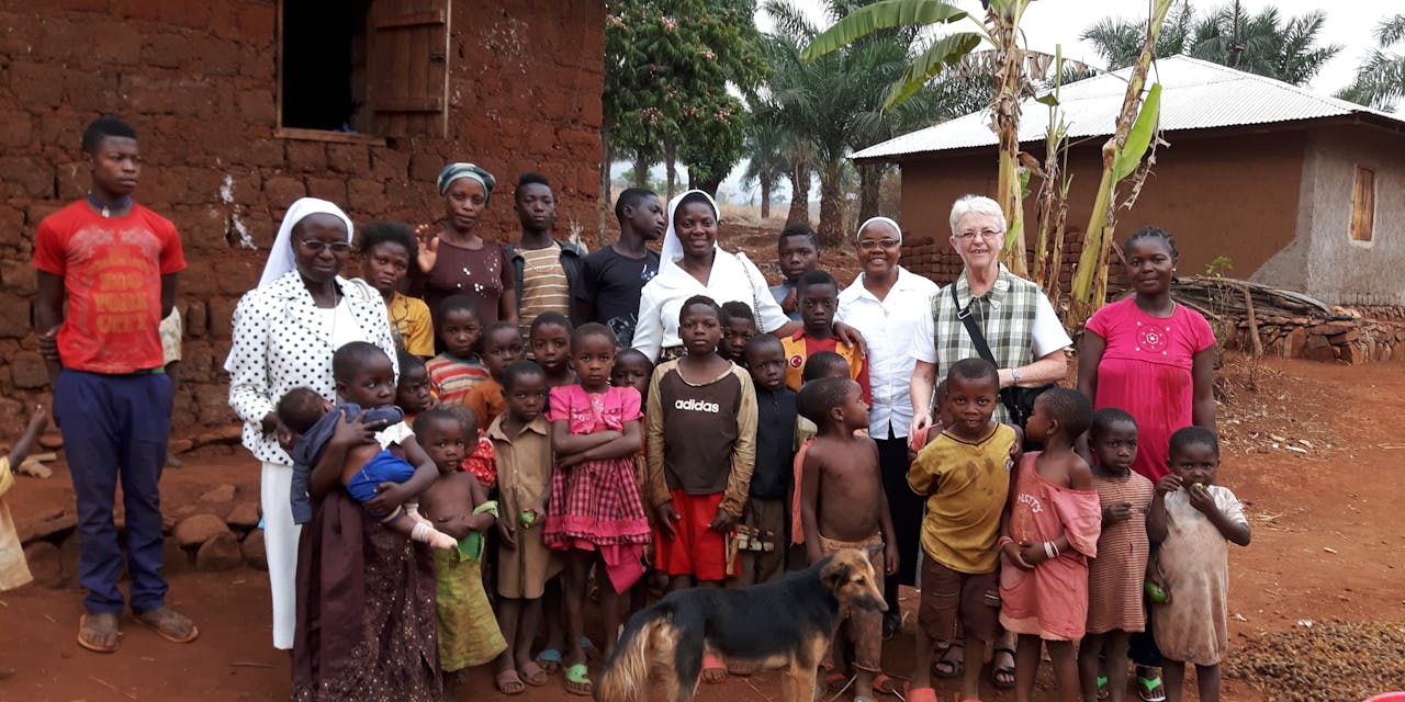 Een groep mensen in Kameroen.