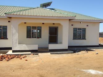 Een nieuw schoolgebouw in Malawi.