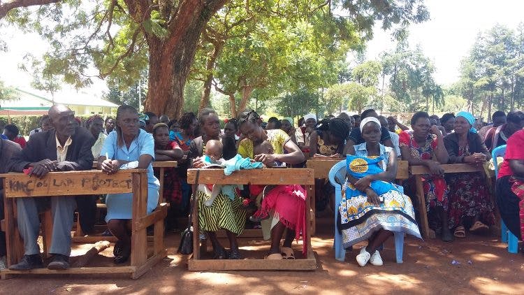 Bijeenkomst van betrokken ouders in Kenia