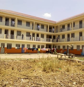 Een nieuw ziekenhuisgebouw in Oeganda.