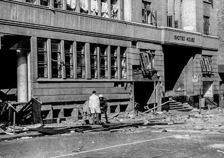 Bomexplosie verwoest gebouw Raad van Kerken