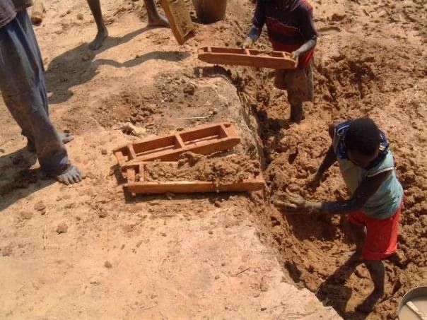 De bouw van een school in Malawi