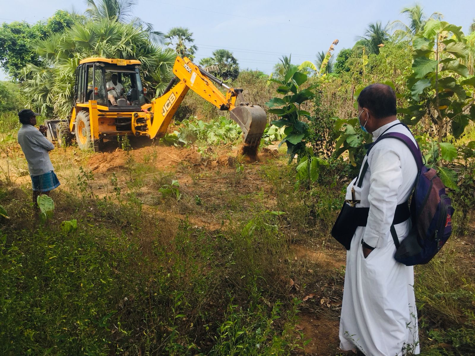 De bouw van een gezondheidscentrum voor jongeren in Sri Lanka.
