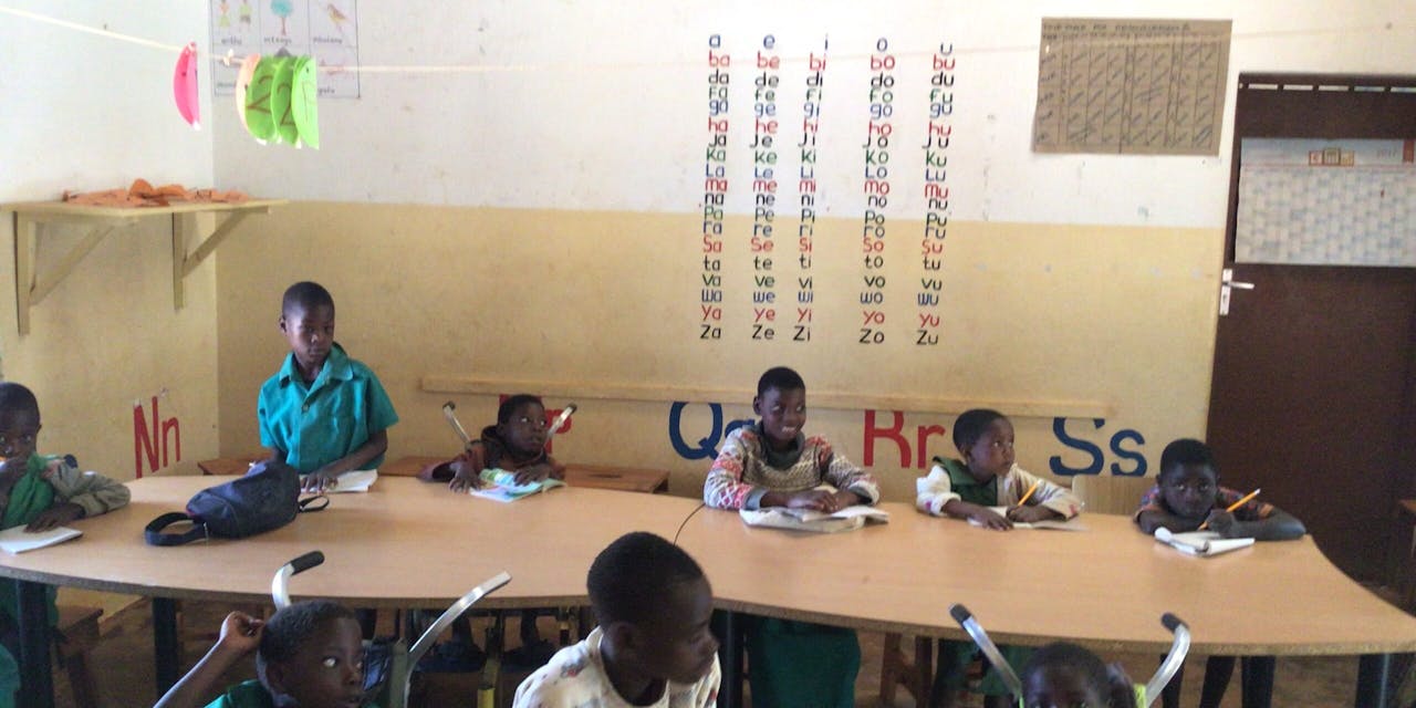 Kinderen in hun klas in Malawi.