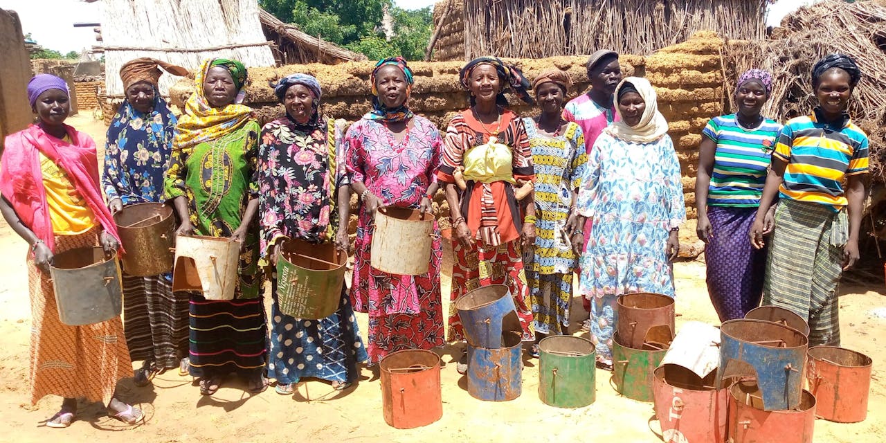 Uitgifte van water aan families in Mali.