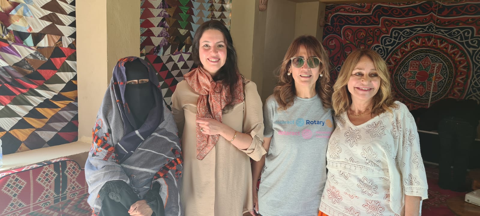 Vier vrouwen in Egypte.