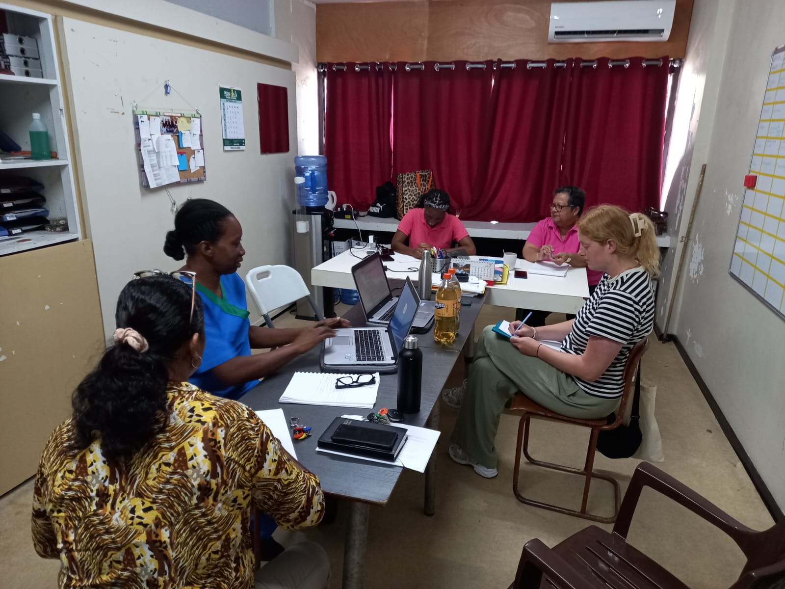 Zorgverleners in overleg in Suriname