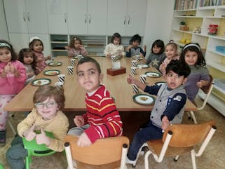 Kinderen op een opvang voor dove kinderen in Libanon.