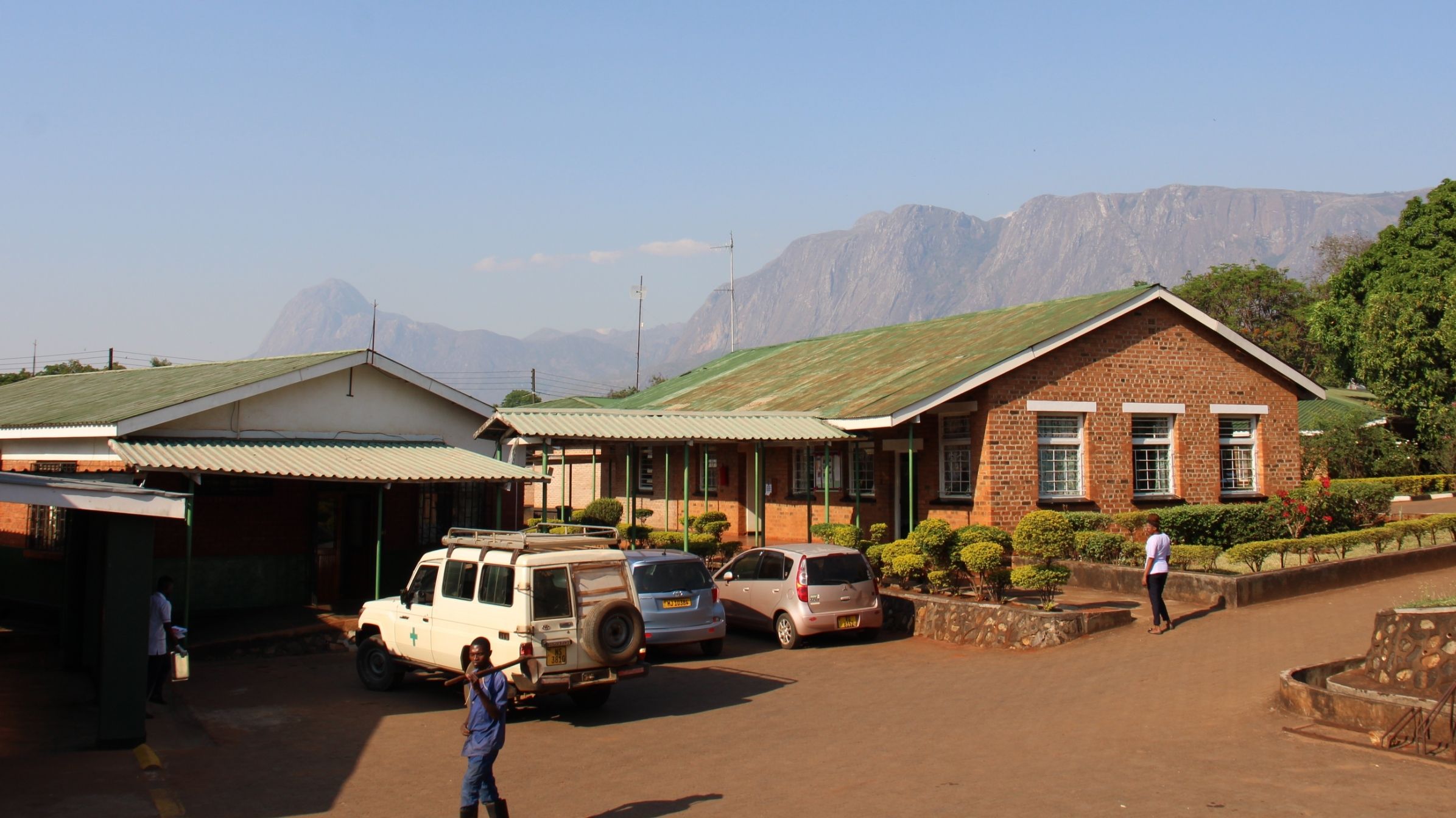 Buitenkant van Mulanje Mission Hospital, ziekenhuis in Malawi